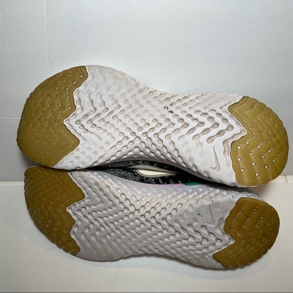 Nike Epic React Flyknit 2‎ GS - Bleached Coral - GS S: 7Y/W 8.5 No Box/Pre-owned - Picture 5 of 8